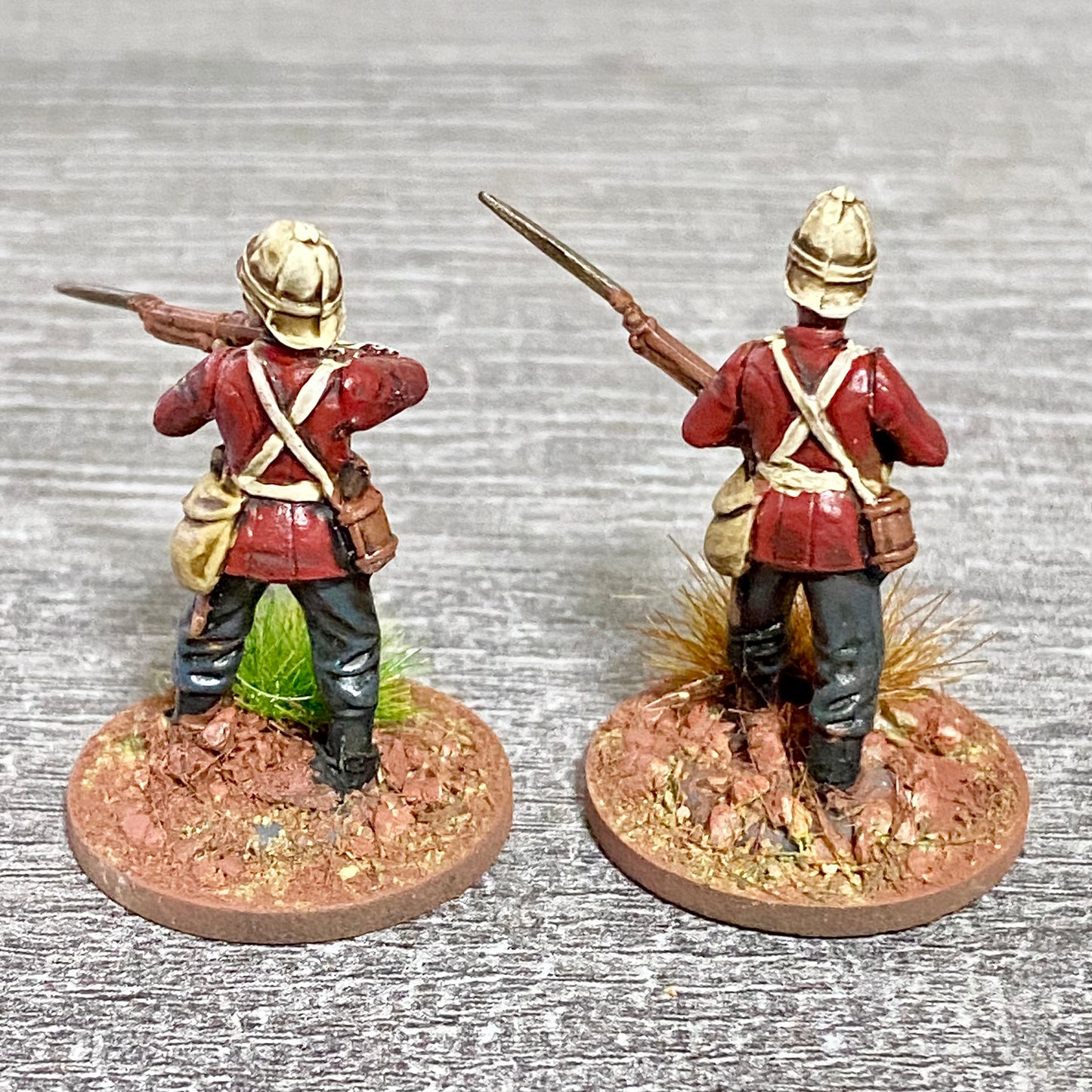 2x 28mm 24th Regt Of Foot Painted Plastic Miniatures Figs Zulu 1879 Wargames #31