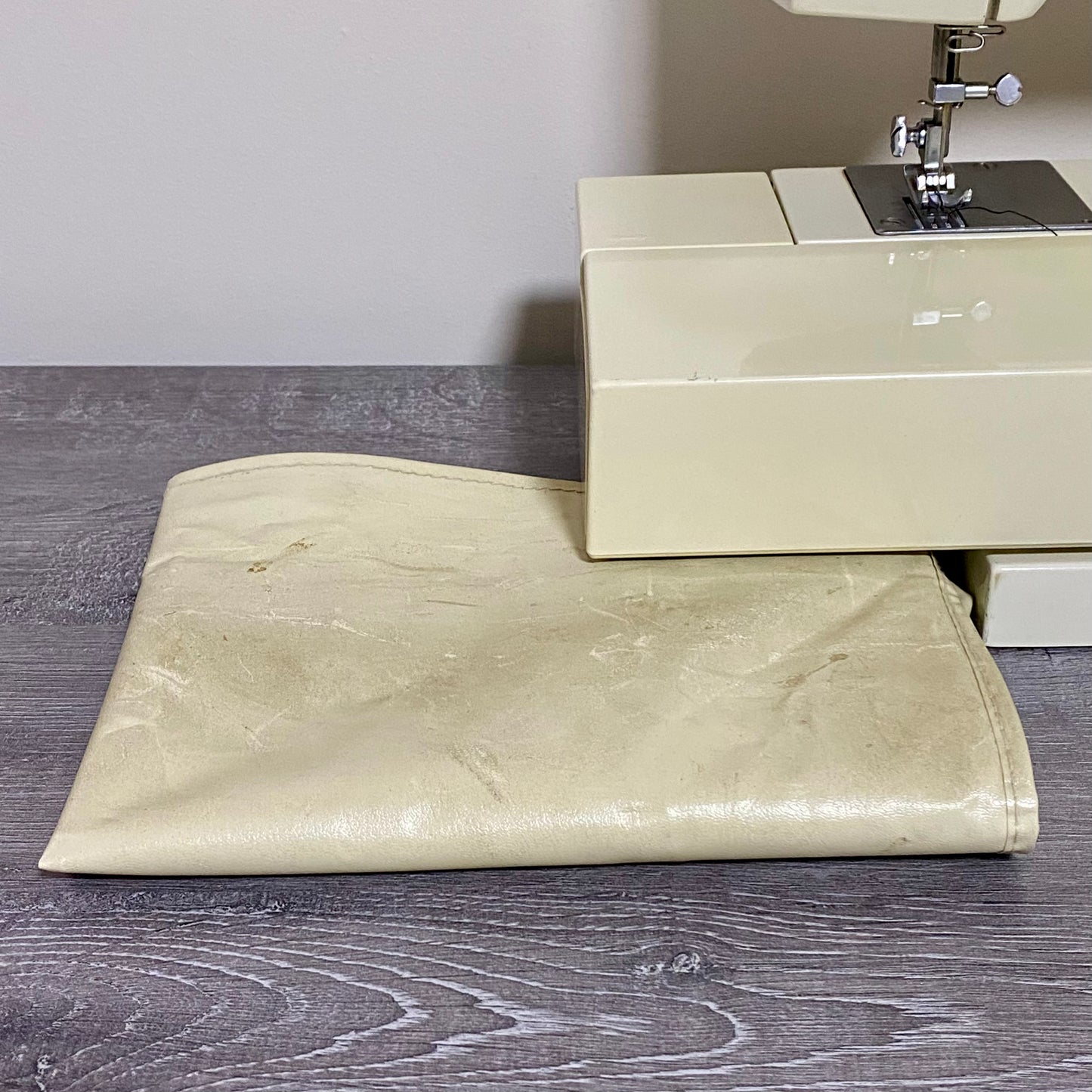 Vintage Toyota Model 6400 Electric Sewing Machine With Accessories VGC Rare