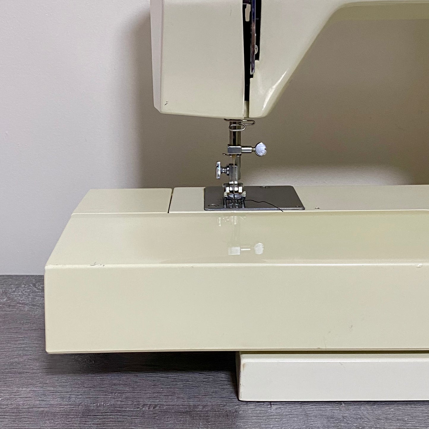 Vintage Toyota Model 6400 Electric Sewing Machine With Accessories VGC Rare