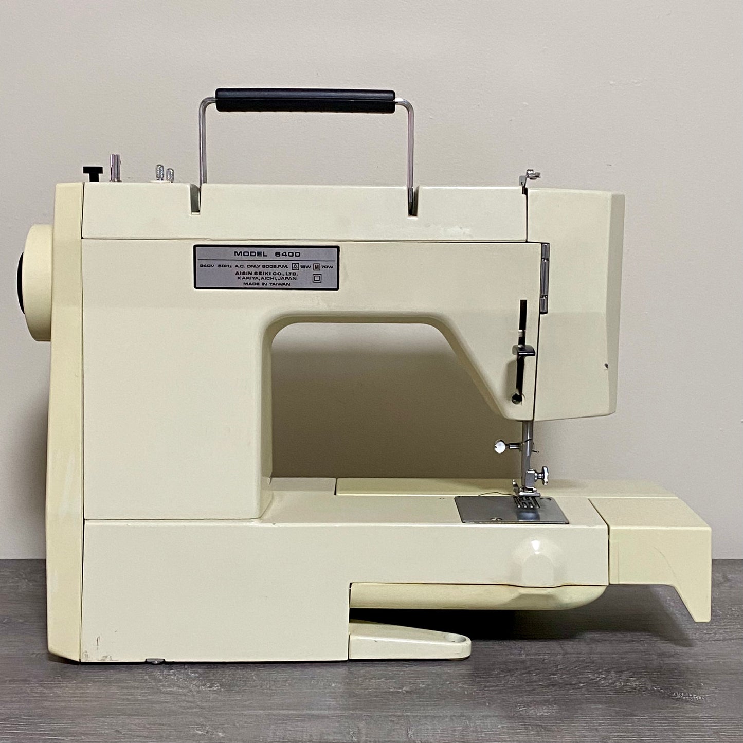 Vintage Toyota Model 6400 Electric Sewing Machine With Accessories VGC Rare