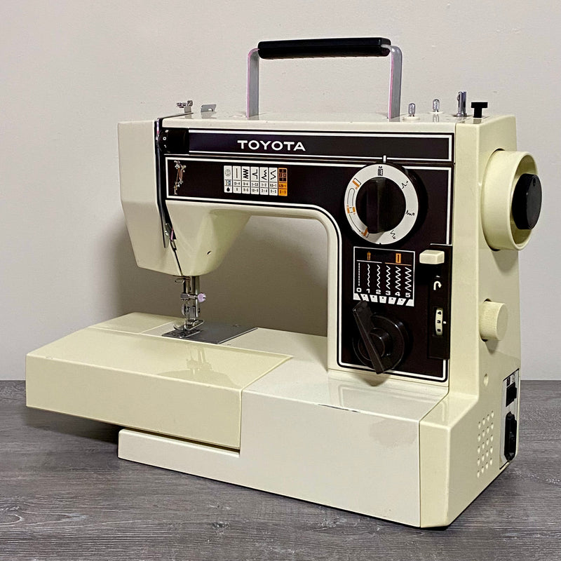 Vintage Toyota Model 6400 Electric Sewing Machine With Accessories VGC Rare