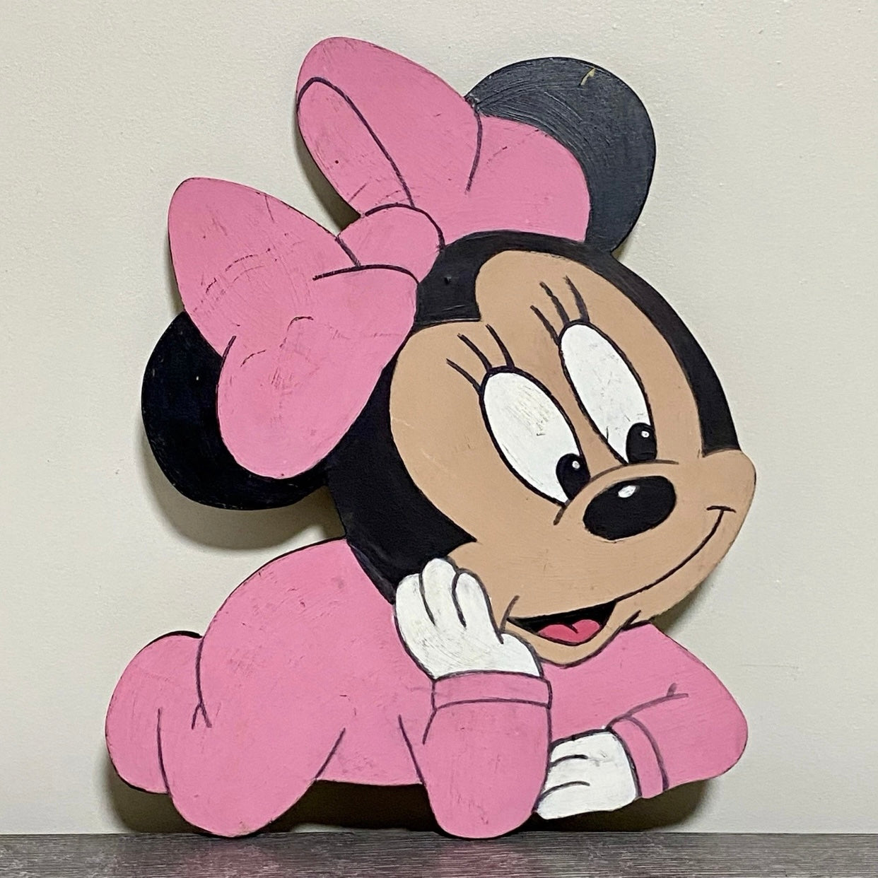 Minnie Mouse Disney Wooden Cutout Painted Wall Hanging Display Plaque Art Sign