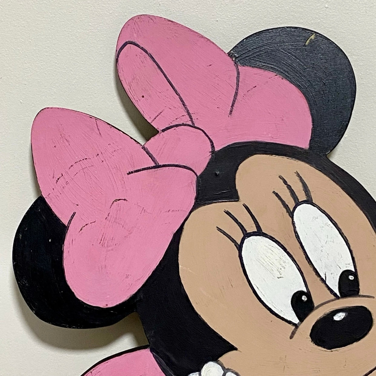 Minnie Mouse Disney Wooden Cutout Painted Wall Hanging Display Plaque Art Sign