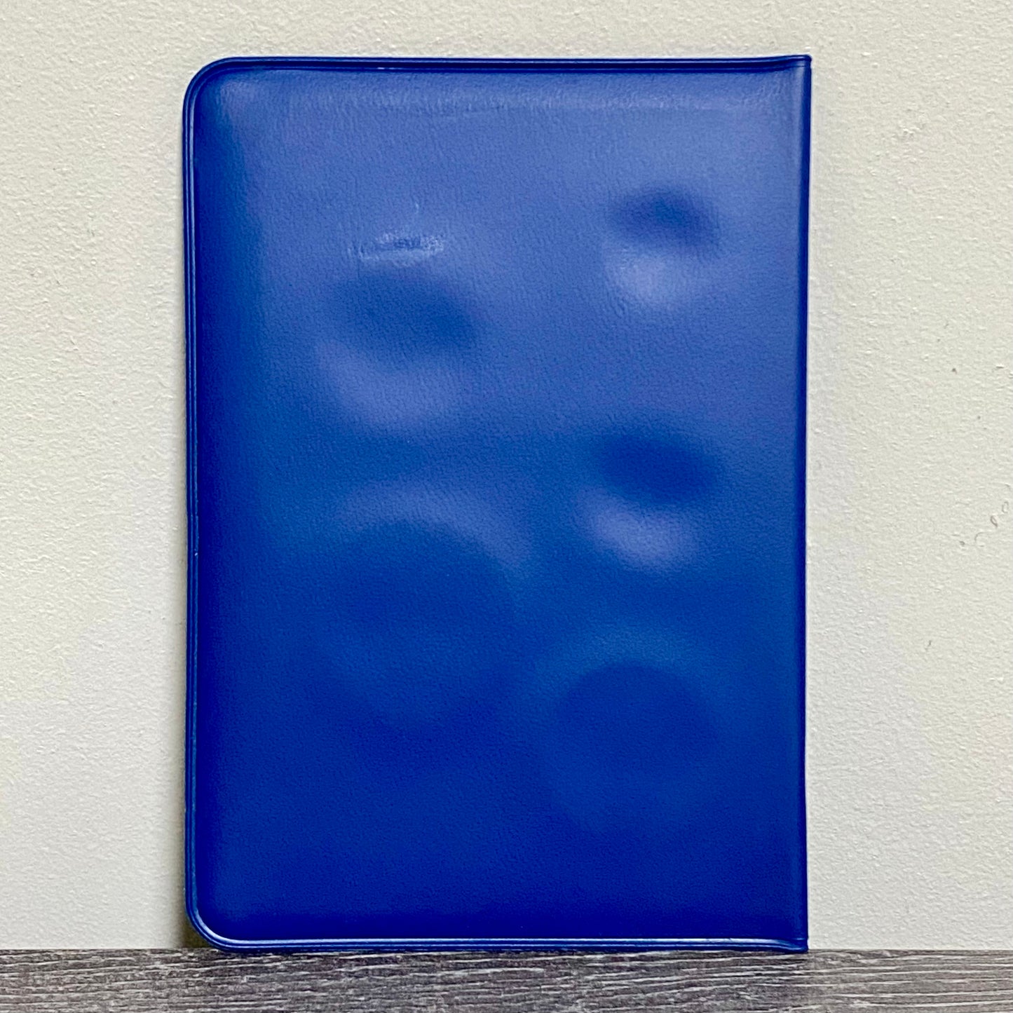 Vintage GB Britain's First Decimal Coin Set In Plastic Small Booklet Folder UNC