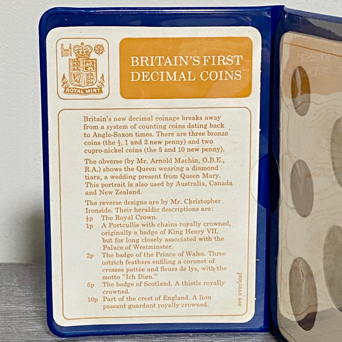 Vintage GB Britain's First Decimal Coin Set In Plastic Small Booklet Folder UNC