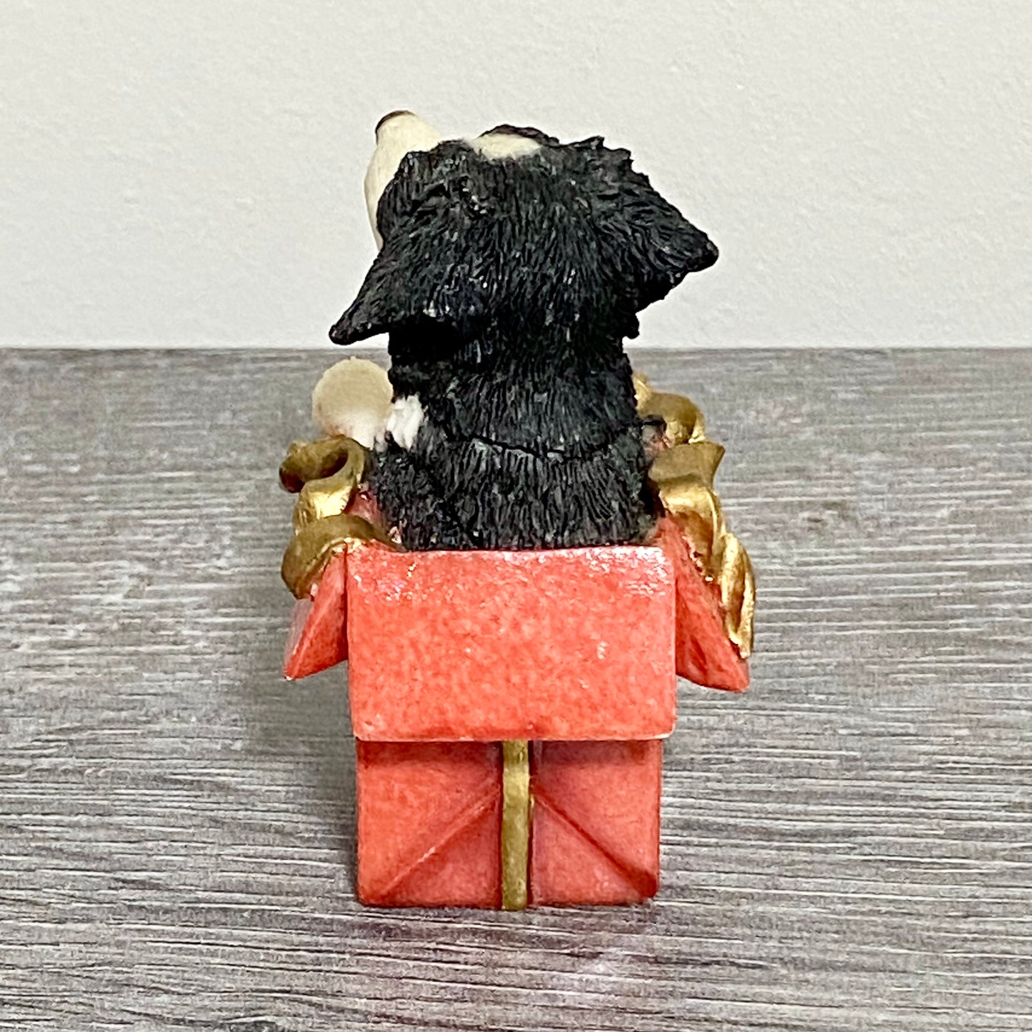Vintage Small Collie Puppy Dog Sitting In Red Gift Box Christmas Ornament Figure