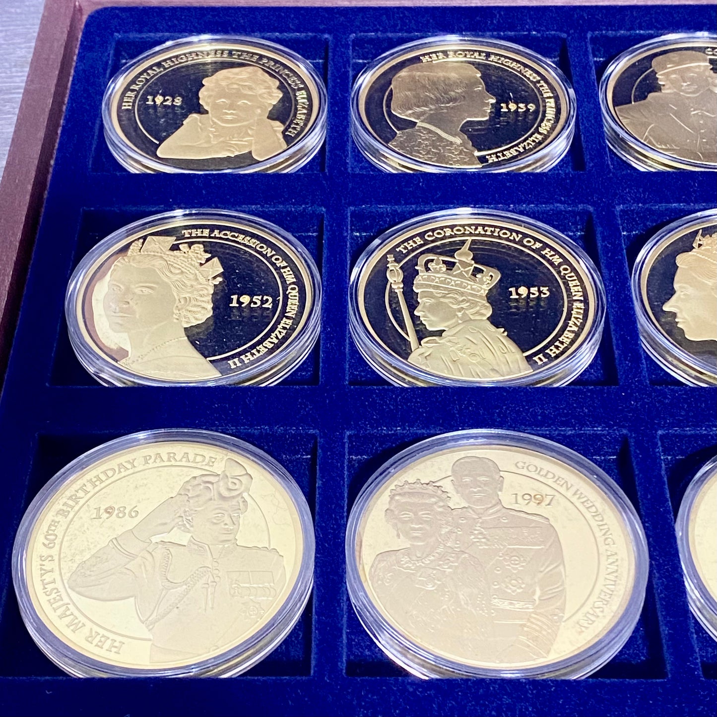 Windsor Mint Portrait Of A Queen Complete Set 24k Cu Gold Plated & Case + Print