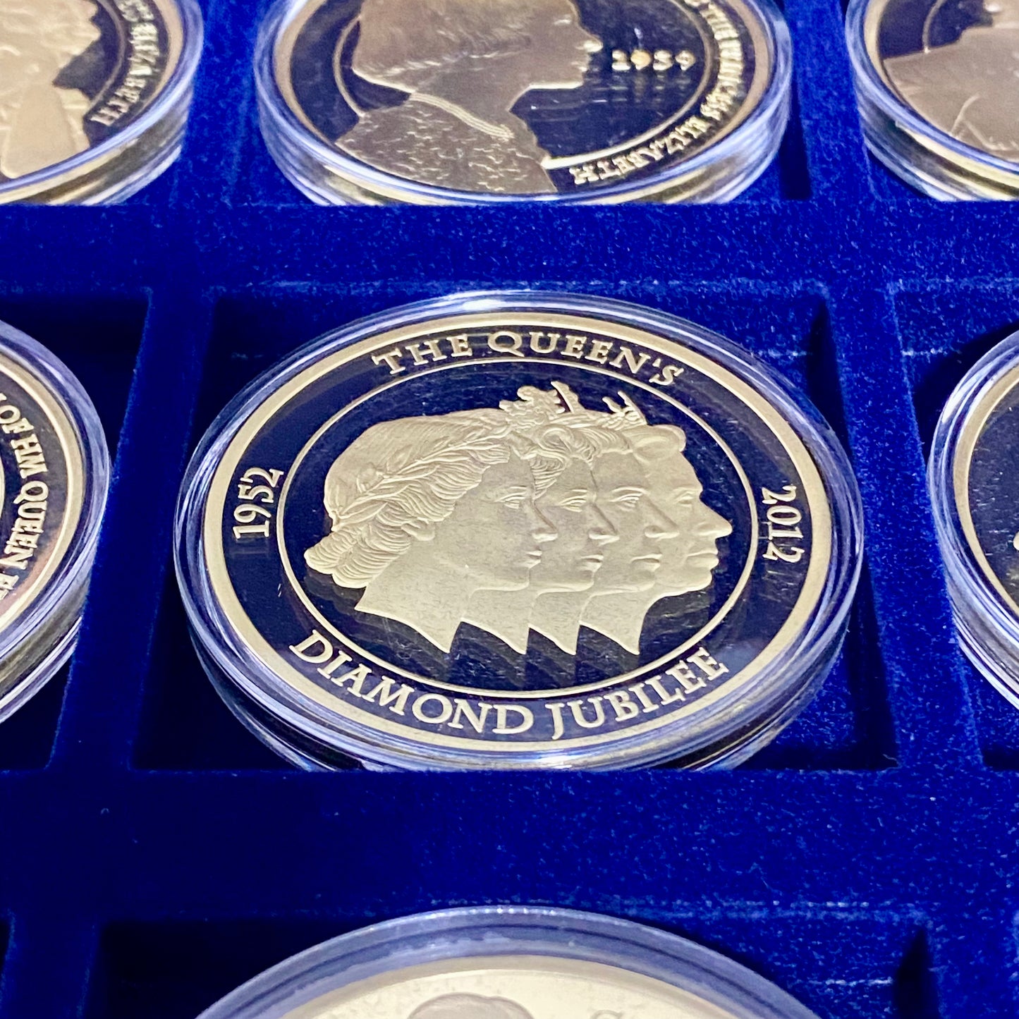 Windsor Mint Portrait Of A Queen Complete Set 24k Cu Gold Plated & Case + Print