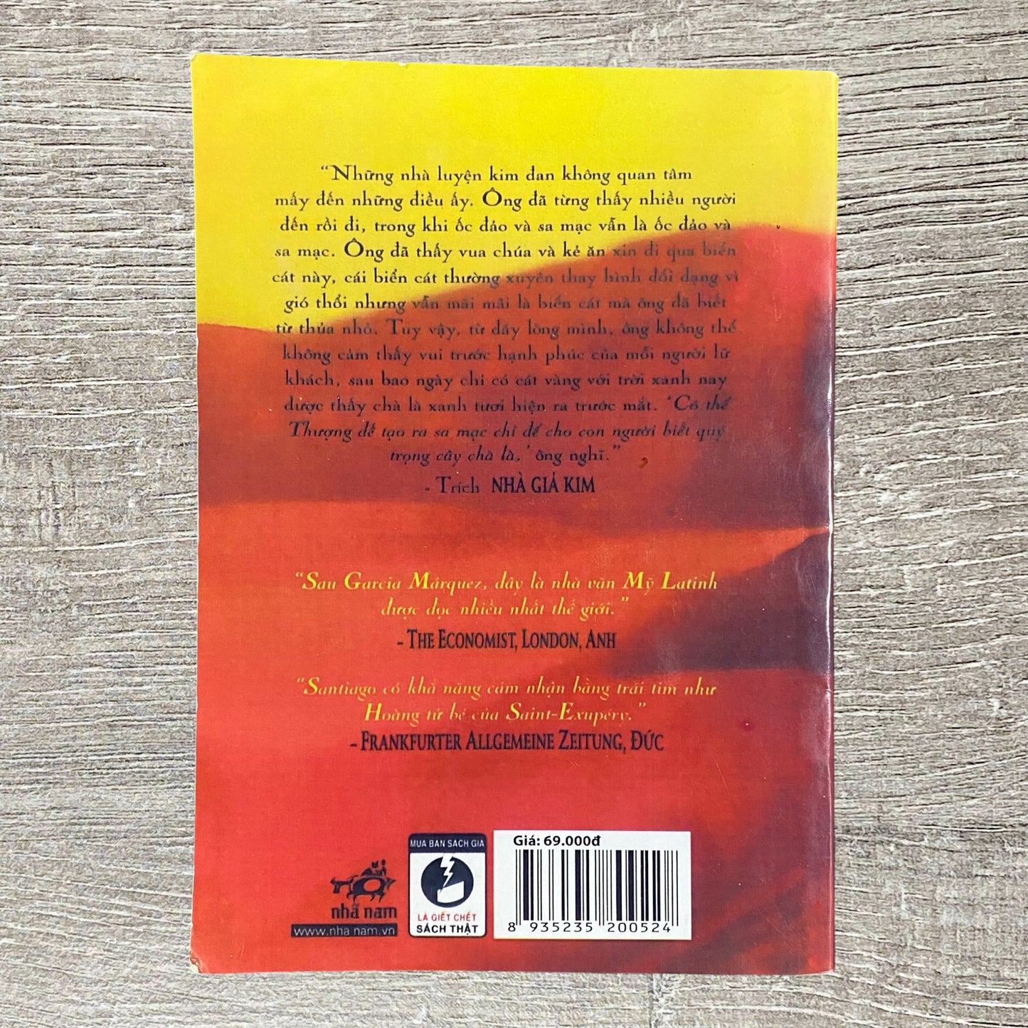 The Alchemist By Paulo Coelho Vietnamese Edition Nhà Giả Kim 2013 Paperpar Book