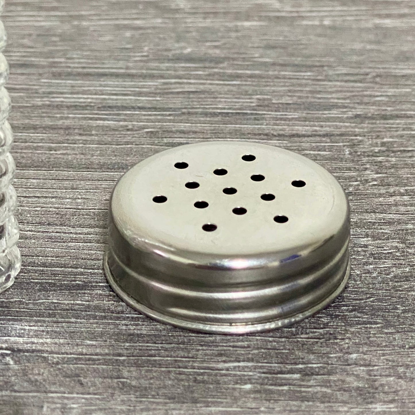 Clear Glass Salt Pepper Shaker With Metal Lid Vintage Ribbed Restaurant Style