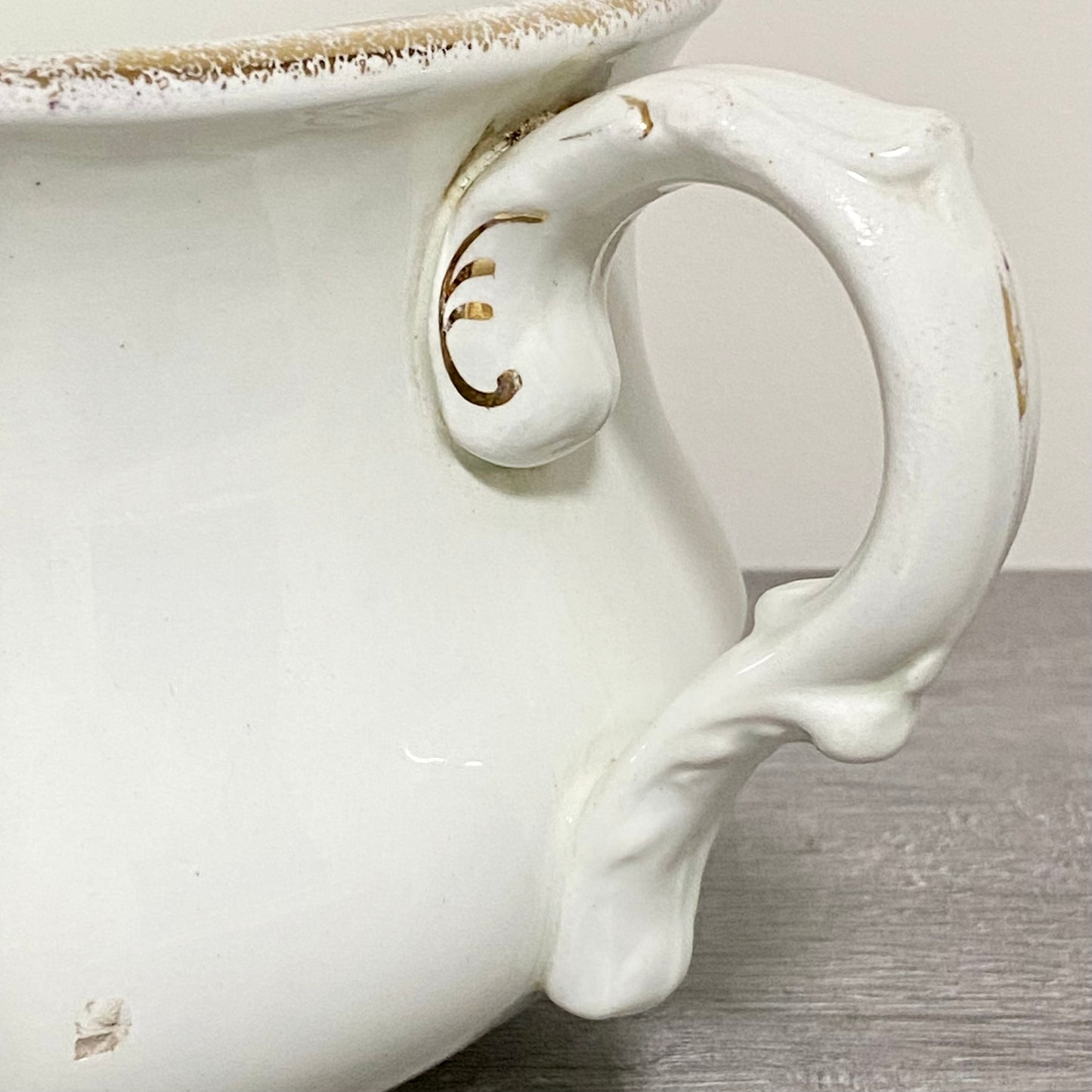 Antique Victorian Style Ceramic Floral Design Chamber Pot With Handle Grimwades