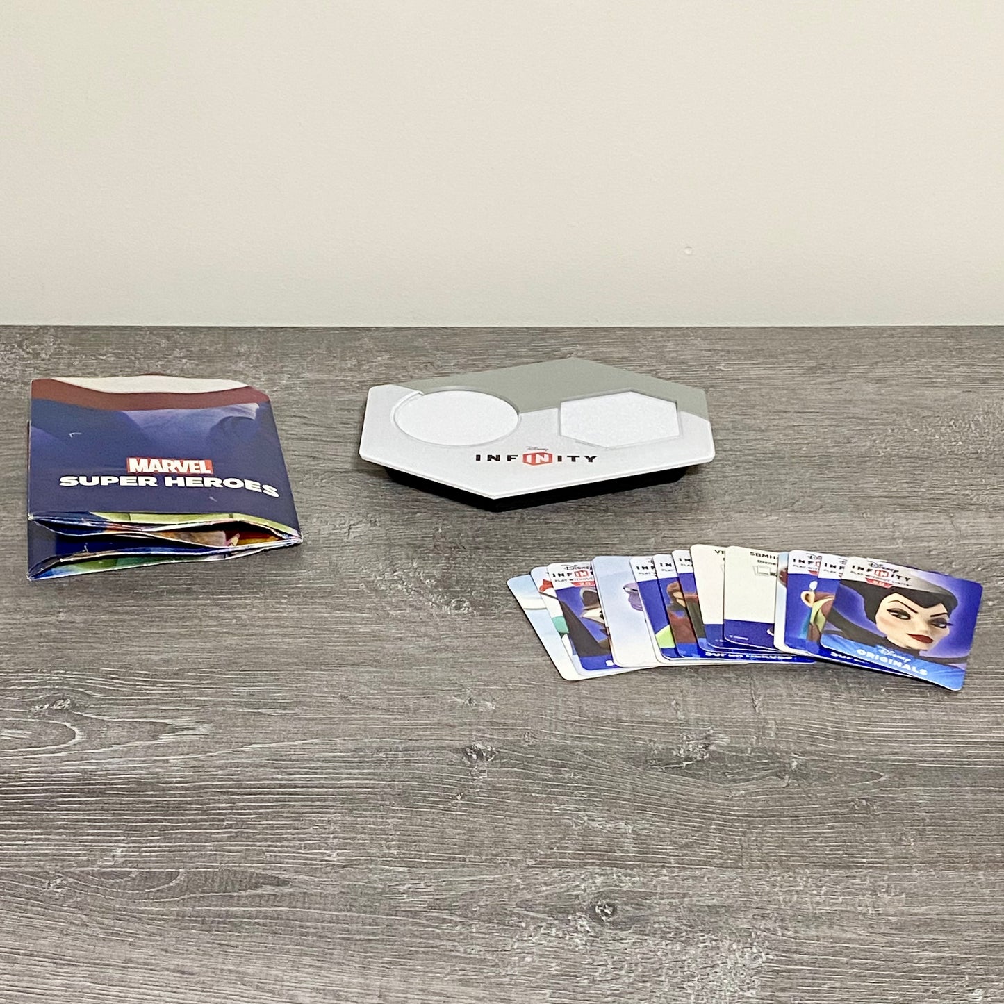 Disney Infinity 1.0 2.0 3.0 Portal Base Nintendo 3DS Wireless INF-8032383 Bundle