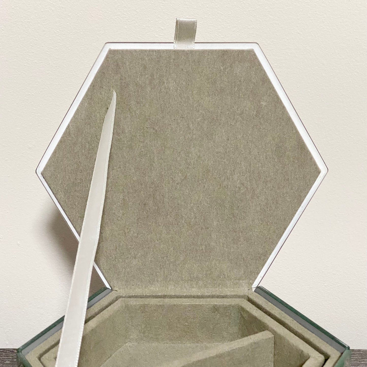 Laura Ashley Flower Floral Design Hexagonal Mirrored Jewellery Trinket Box
