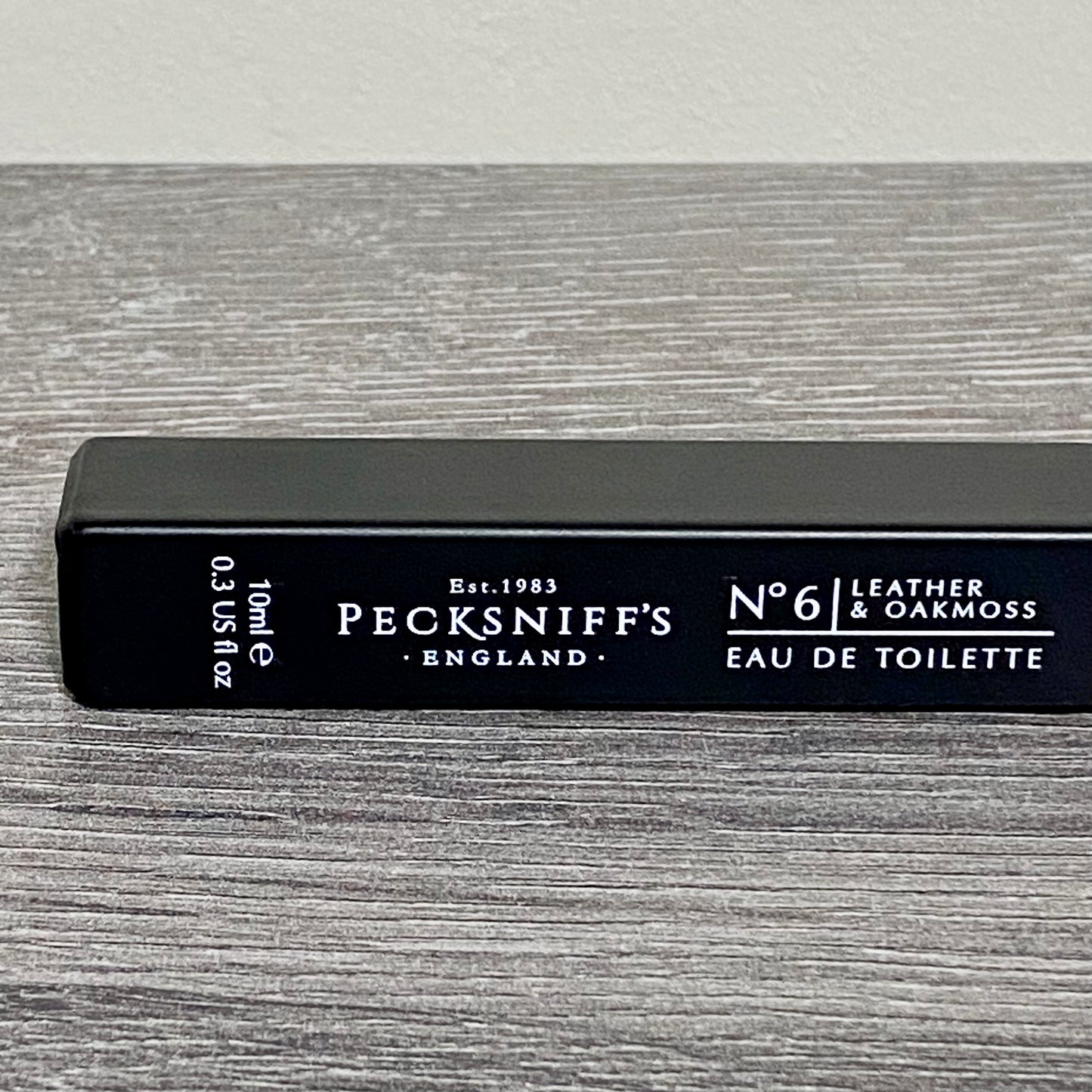 Pecksniffs Men’s Eau De Toilette Mini Leather & Oakmoss 10ml Travel Size Spray