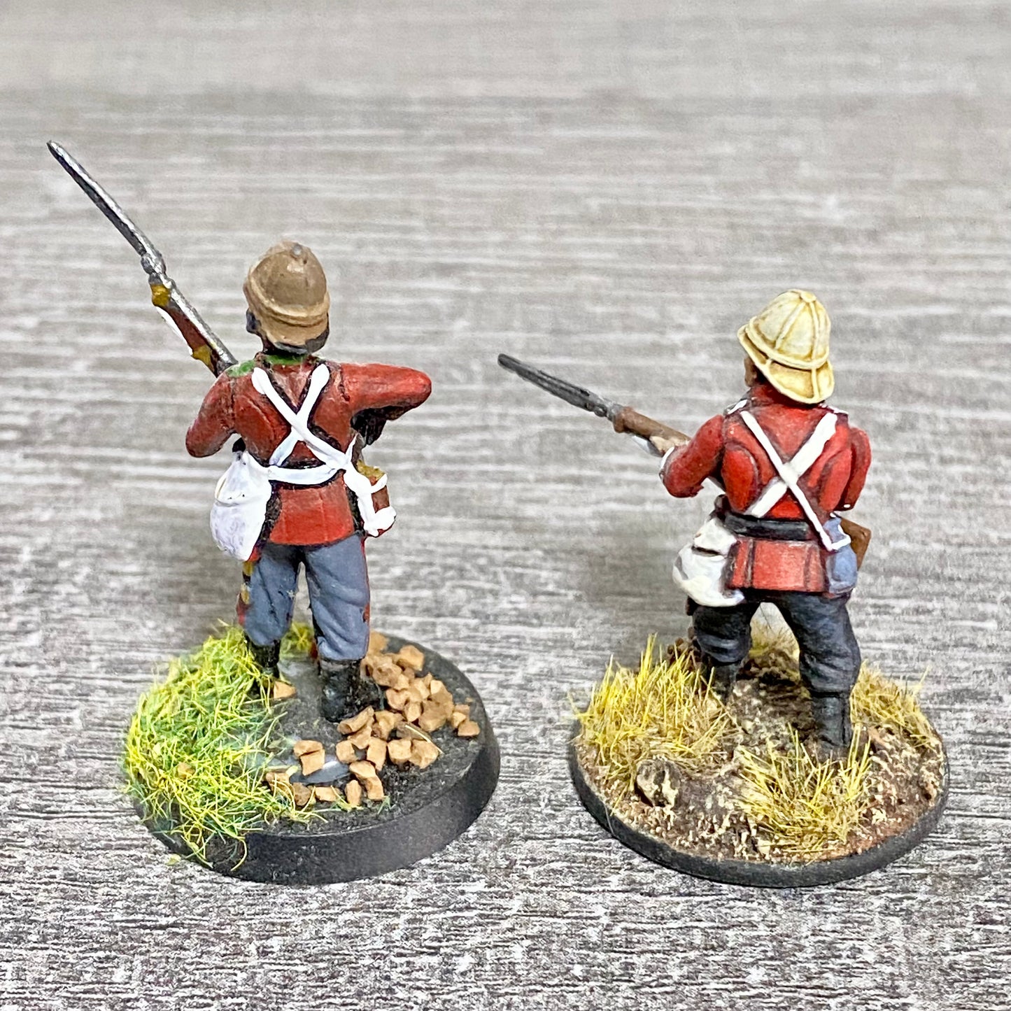 2x 28mm 24th Regt Of Foot Painted Plastic Miniatures Figs Zulu 1879 Wargames #17
