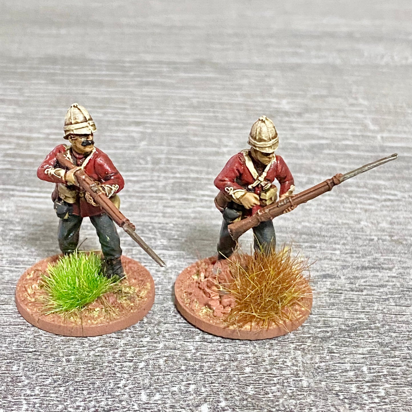 2x 28mm 24th Regt Of Foot Painted Plastic Miniatures Figs Zulu 1879 Wargames #31