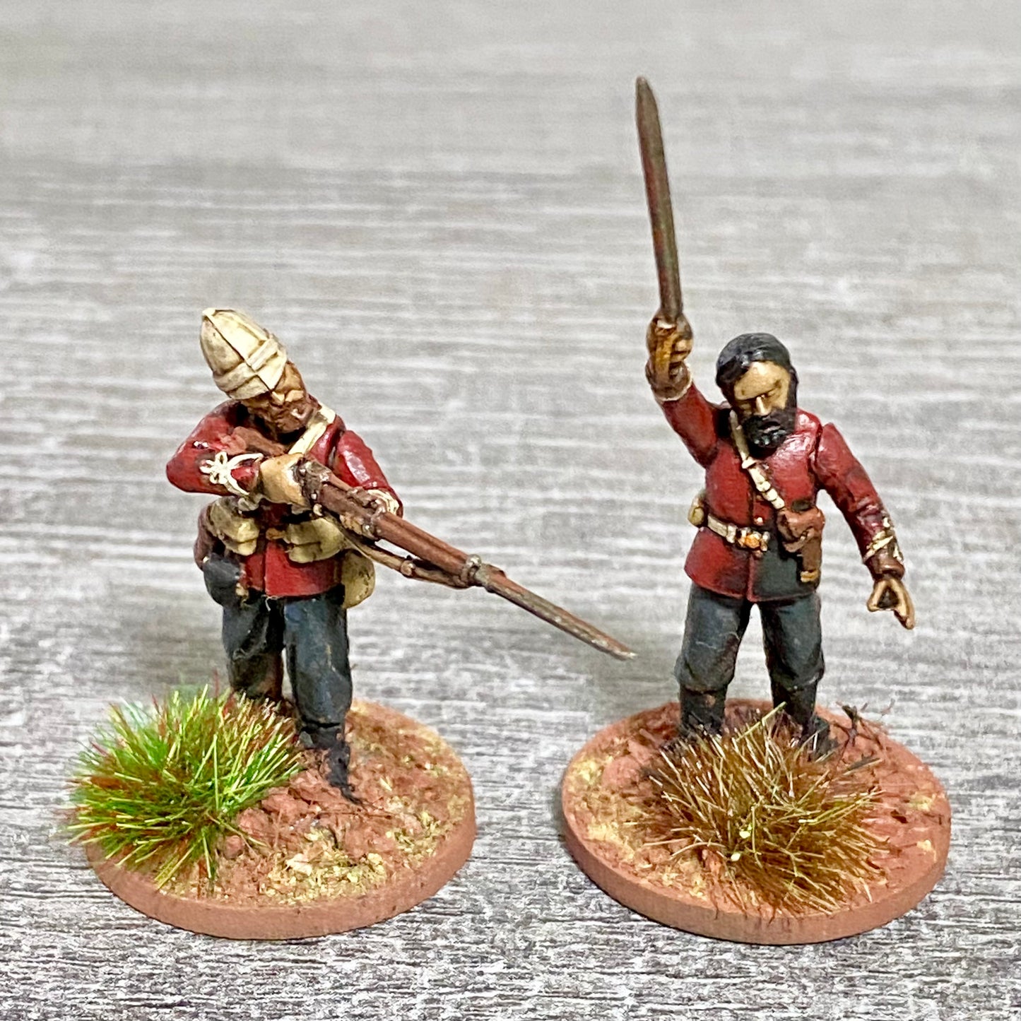 2x 28mm 24th Regt Of Foot Painted Plastic Miniatures Figs Zulu 1879 Wargames #33