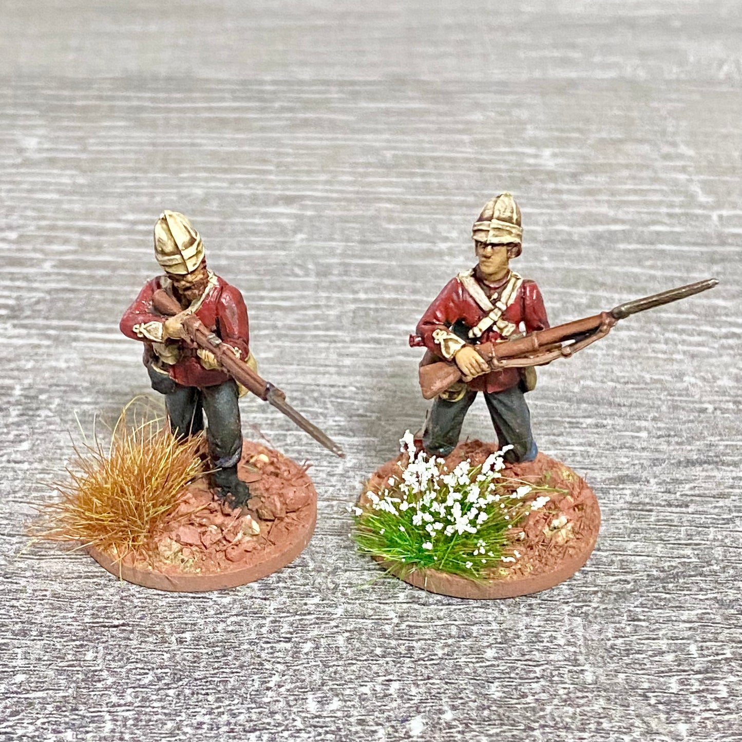 2x 28mm 24th Regt Of Foot Painted Plastic Miniatures Figs Zulu 1879 Wargames #34