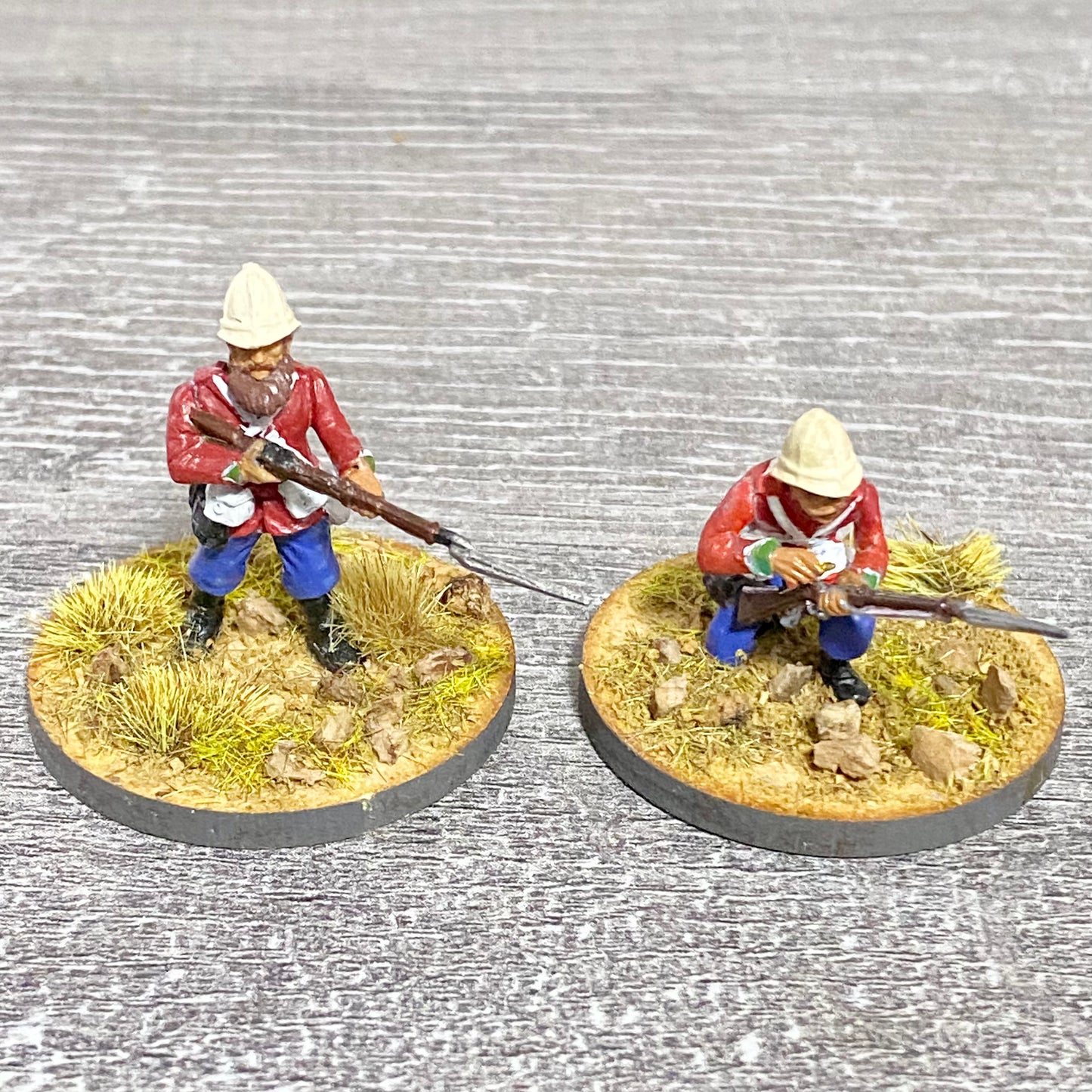 2x 28mm 24th Regt Of Foot Painted Plastic Miniatures Figs Zulu 1879 Wargames #35