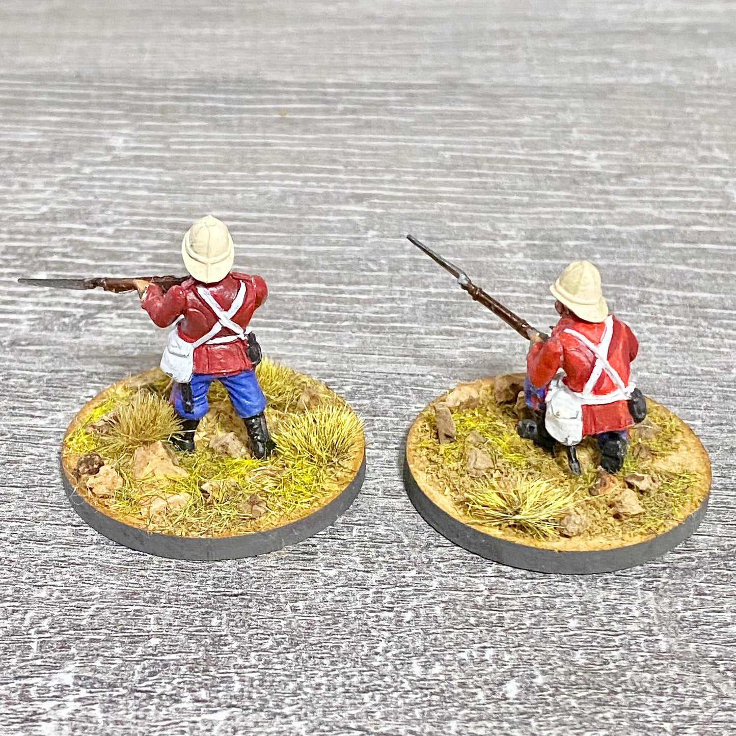 2x 28mm 24th Regt Of Foot Painted Plastic Miniatures Figs Zulu 1879 Wargames #35