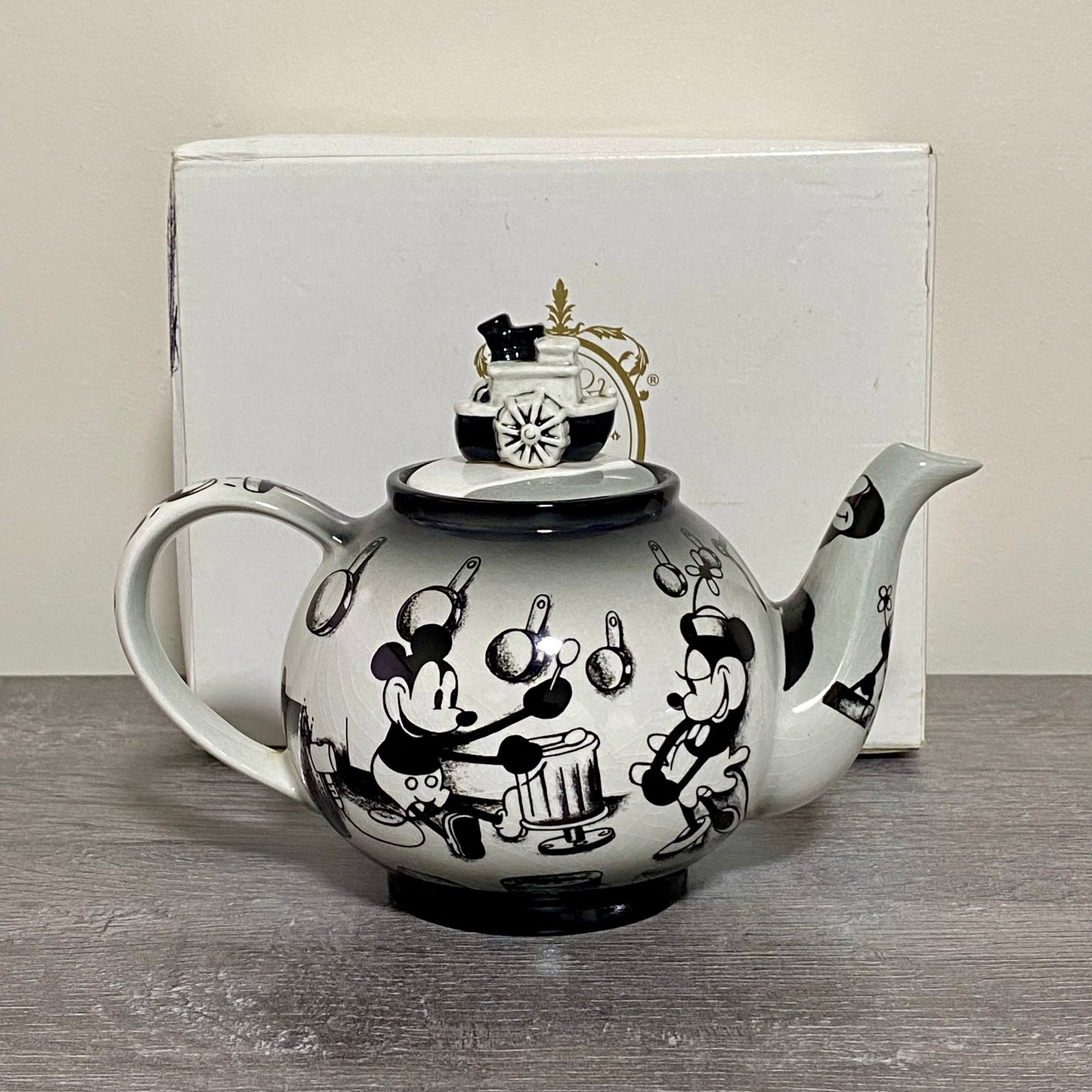 Lenox Classics Disney Showcase Collection Teapot Cardew Design Steamboat Willie