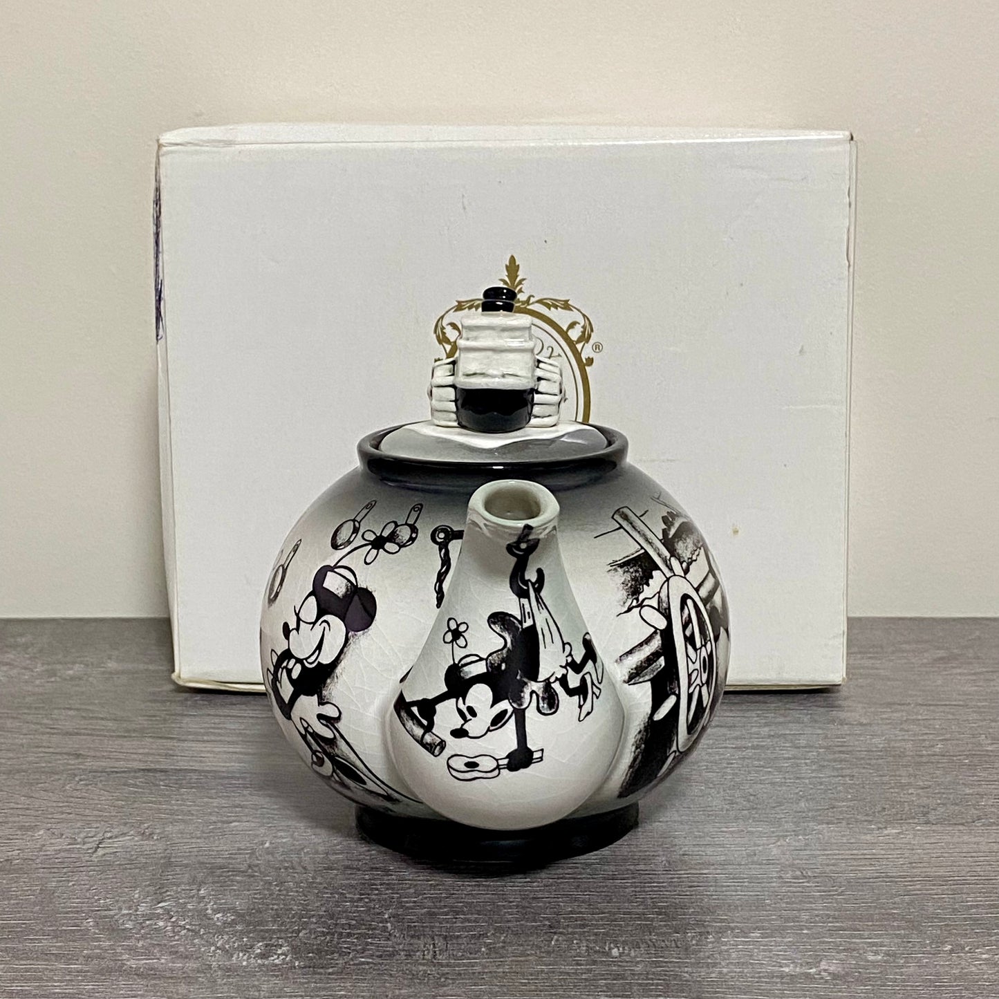 Lenox Classics Disney Showcase Collection Teapot Cardew Design Steamboat Willie