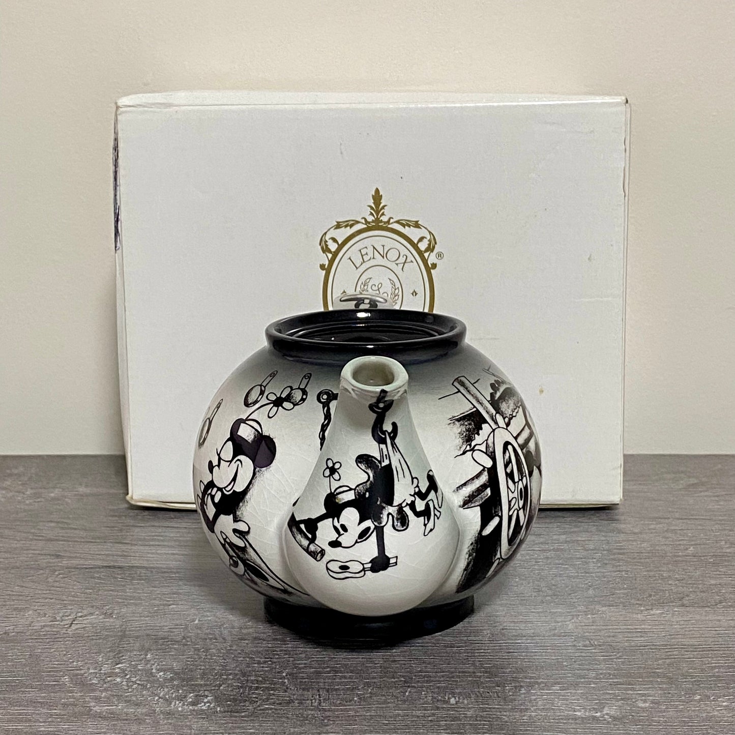 Lenox Classics Disney Showcase Collection Teapot Cardew Design Steamboat Willie