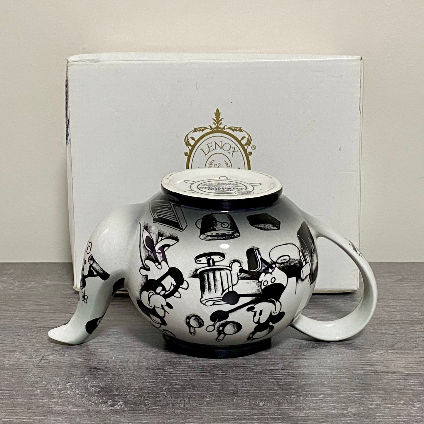 Lenox Classics Disney Showcase Collection Teapot Cardew Design Steamboat Willie