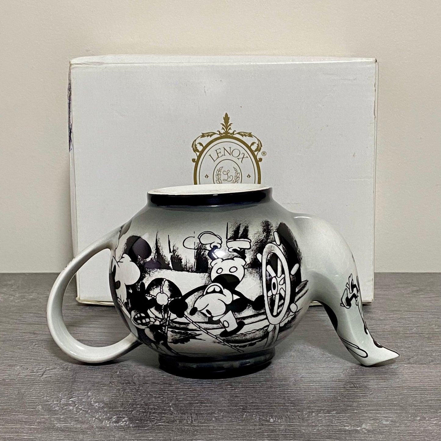 Lenox Classics Disney Showcase Collection Teapot Cardew Design Steamboat Willie