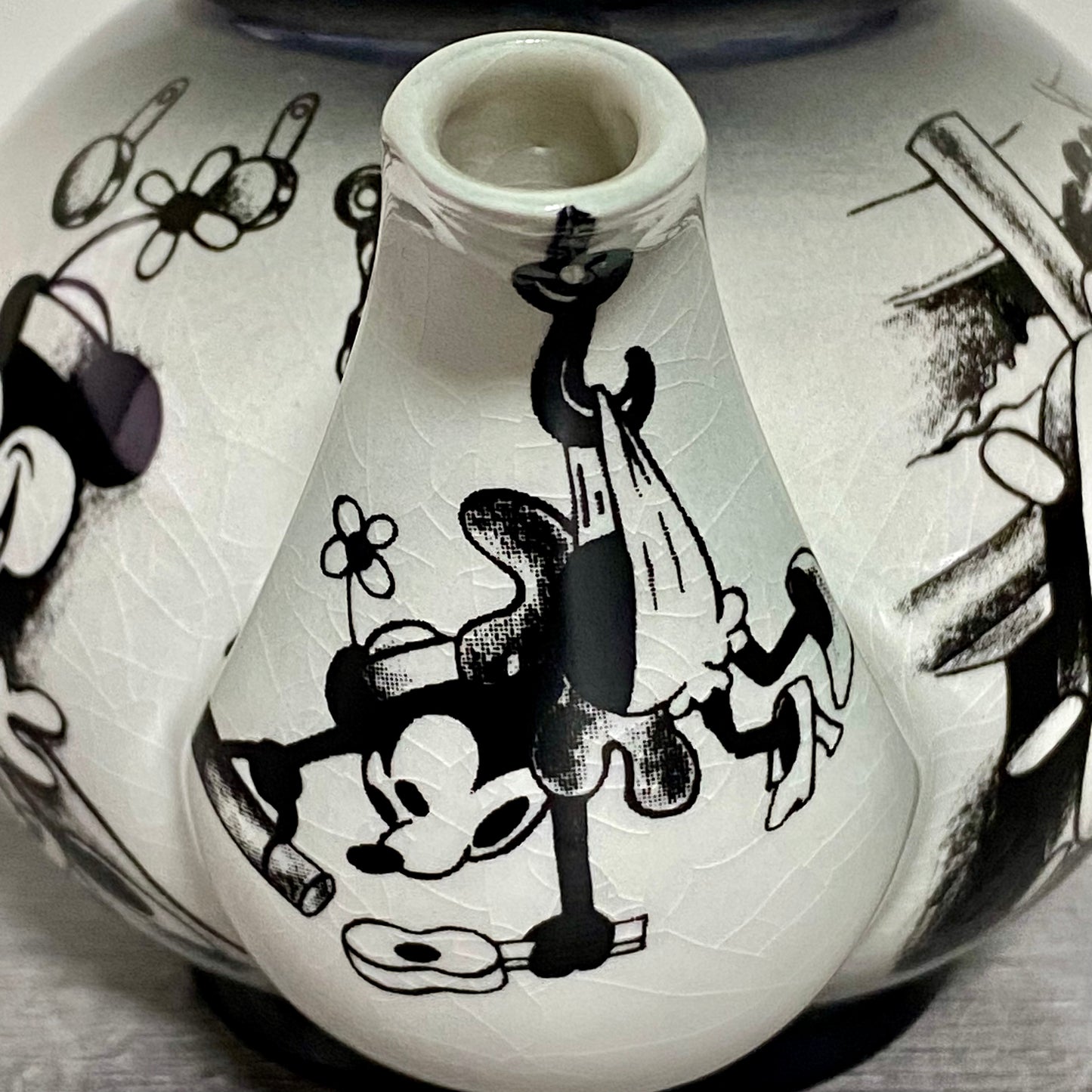 Lenox Classics Disney Showcase Collection Teapot Cardew Design Steamboat Willie