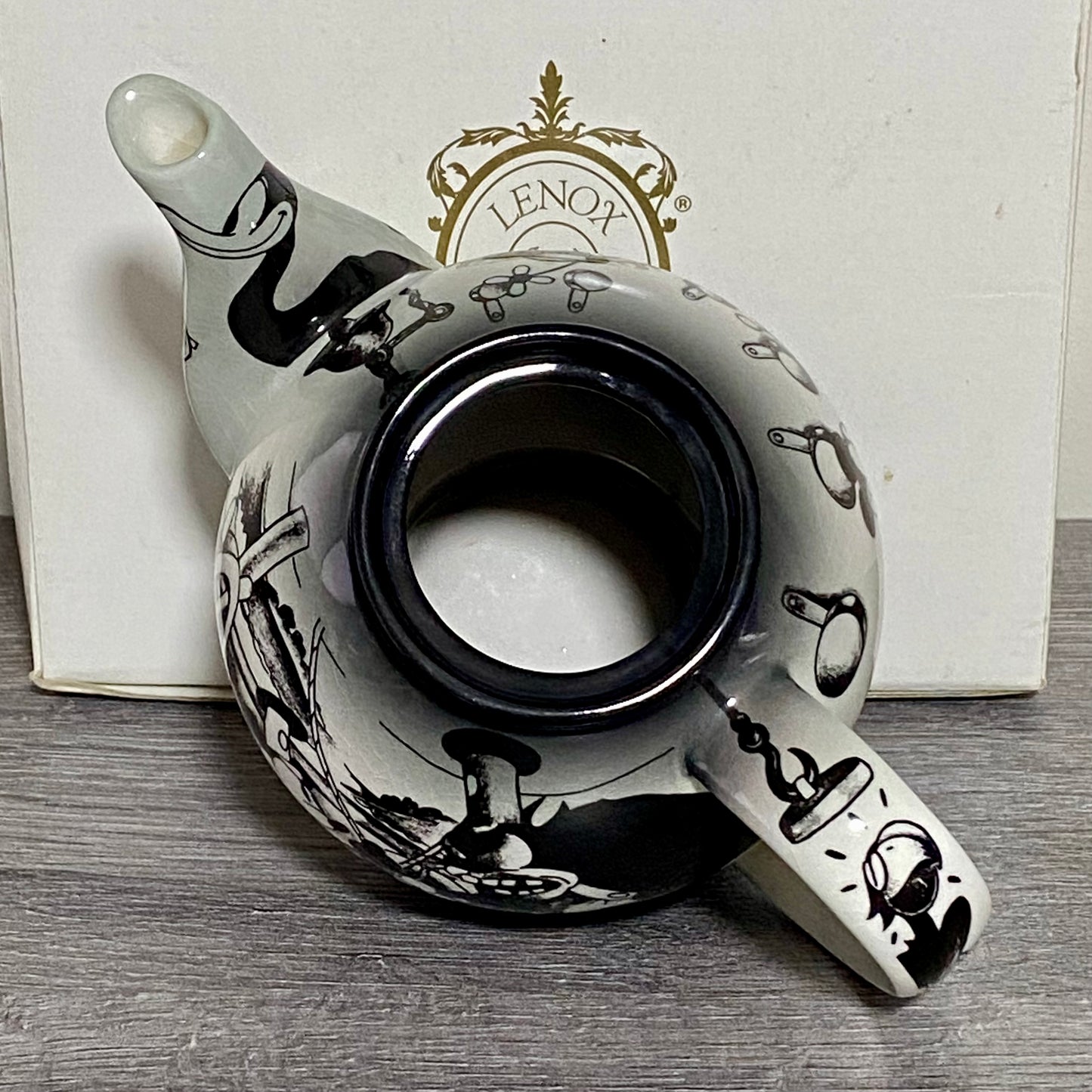 Lenox Classics Disney Showcase Collection Teapot Cardew Design Steamboat Willie