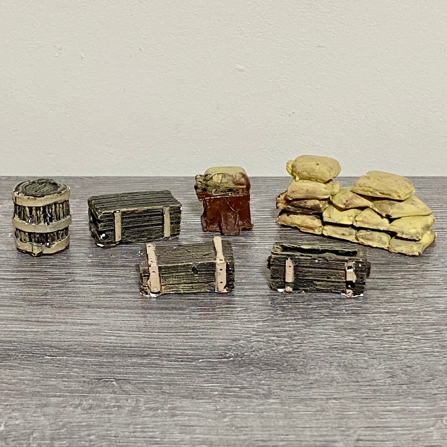 28mm Sandbag Barrel & Wooden Crates Set Painted Resin Miniatures Wargames 6 Figs