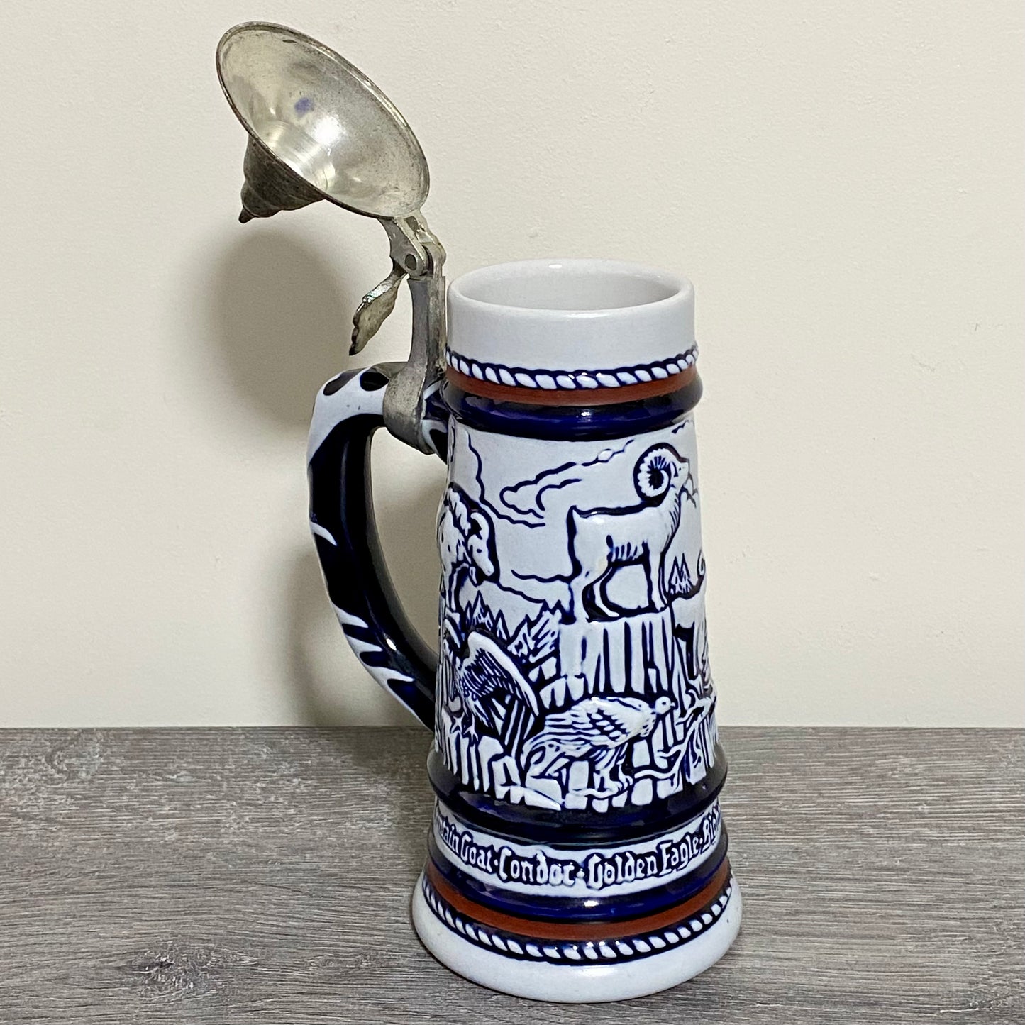 Vintage Avon Rocky Mountain Moose Ceramic Beer Stein Blue 1976 Tankard With Lid