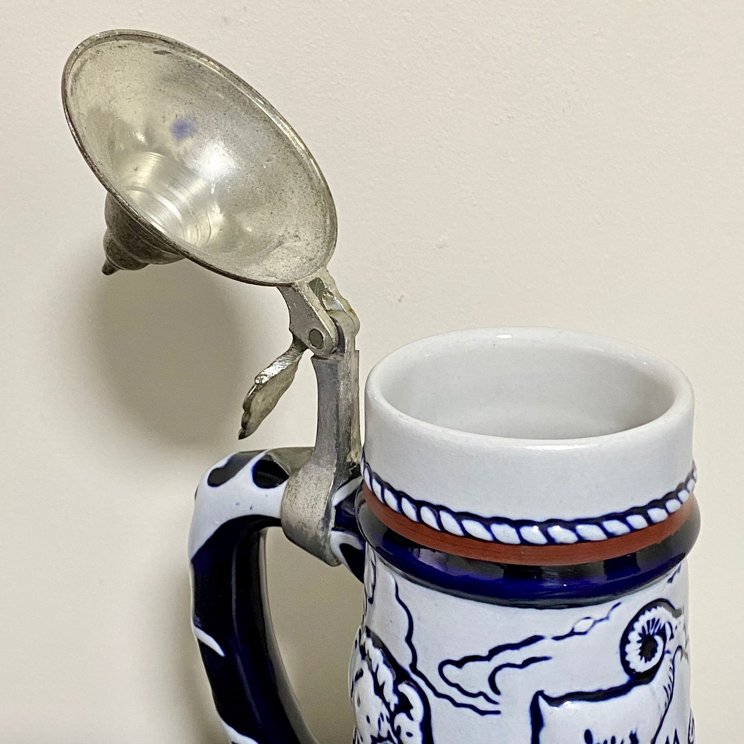 Vintage Avon Rocky Mountain Moose Ceramic Beer Stein Blue 1976 Tankard With Lid