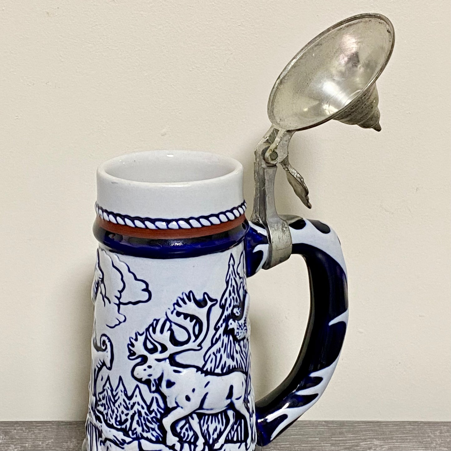 Vintage Avon Rocky Mountain Moose Ceramic Beer Stein Blue 1976 Tankard With Lid