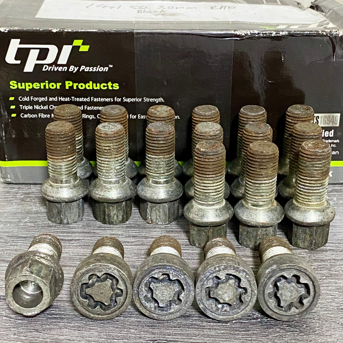 M14 X 1.5mm Fine Pitch 25mm Long Thread 16x & 4 Locking Wheel Bolts & Key Set