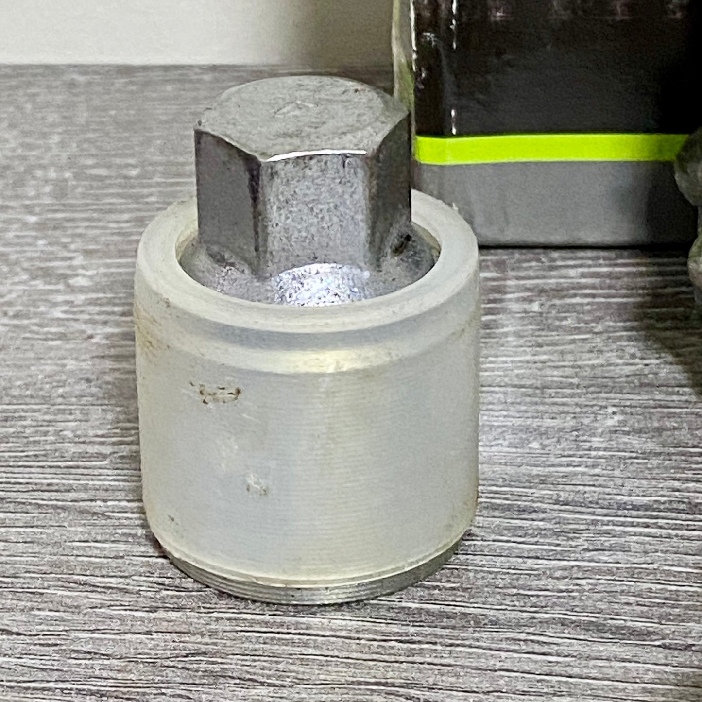 M14 X 1.5mm Fine Pitch 25mm Long Thread 16x & 4 Locking Wheel Bolts & Key Set