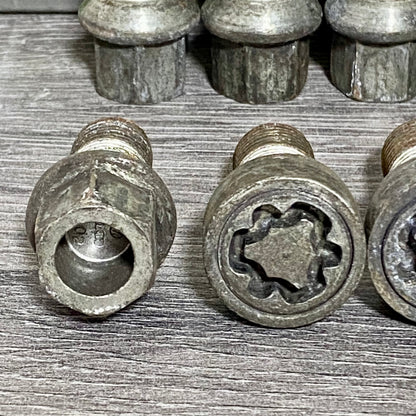M14 X 1.5mm Fine Pitch 25mm Long Thread 16x & 4 Locking Wheel Bolts & Key Set