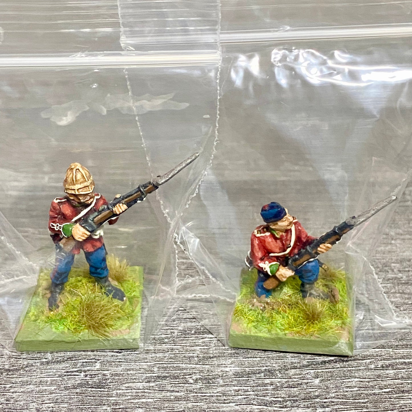 2x 28mm 24th Regiment Figures Painted Metal Perry Miniatures Zulu Wargames #24