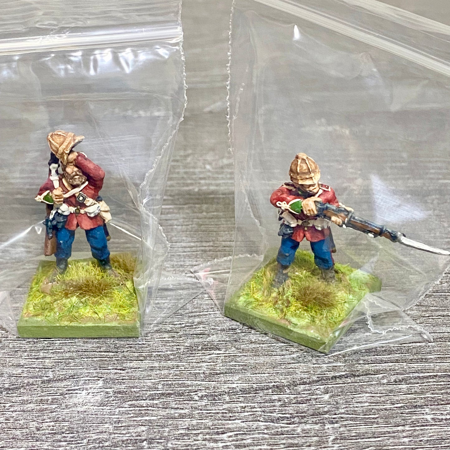 2x 28mm 24th Regiment Figures Painted Metal Perry Miniatures Zulu Wargames #34
