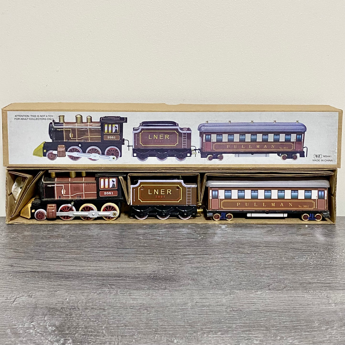 Tinplate Windup Train Decorative Retro Style Model Collectible With Key & Box