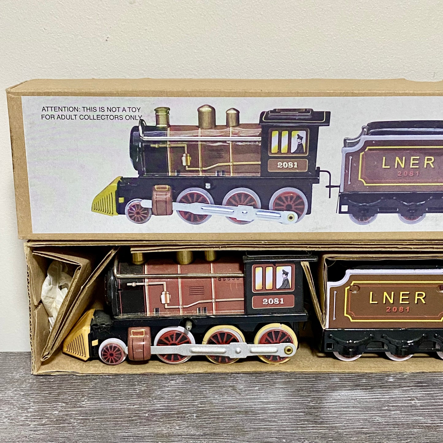 Tinplate Windup Train Decorative Retro Style Model Collectible With Key & Box