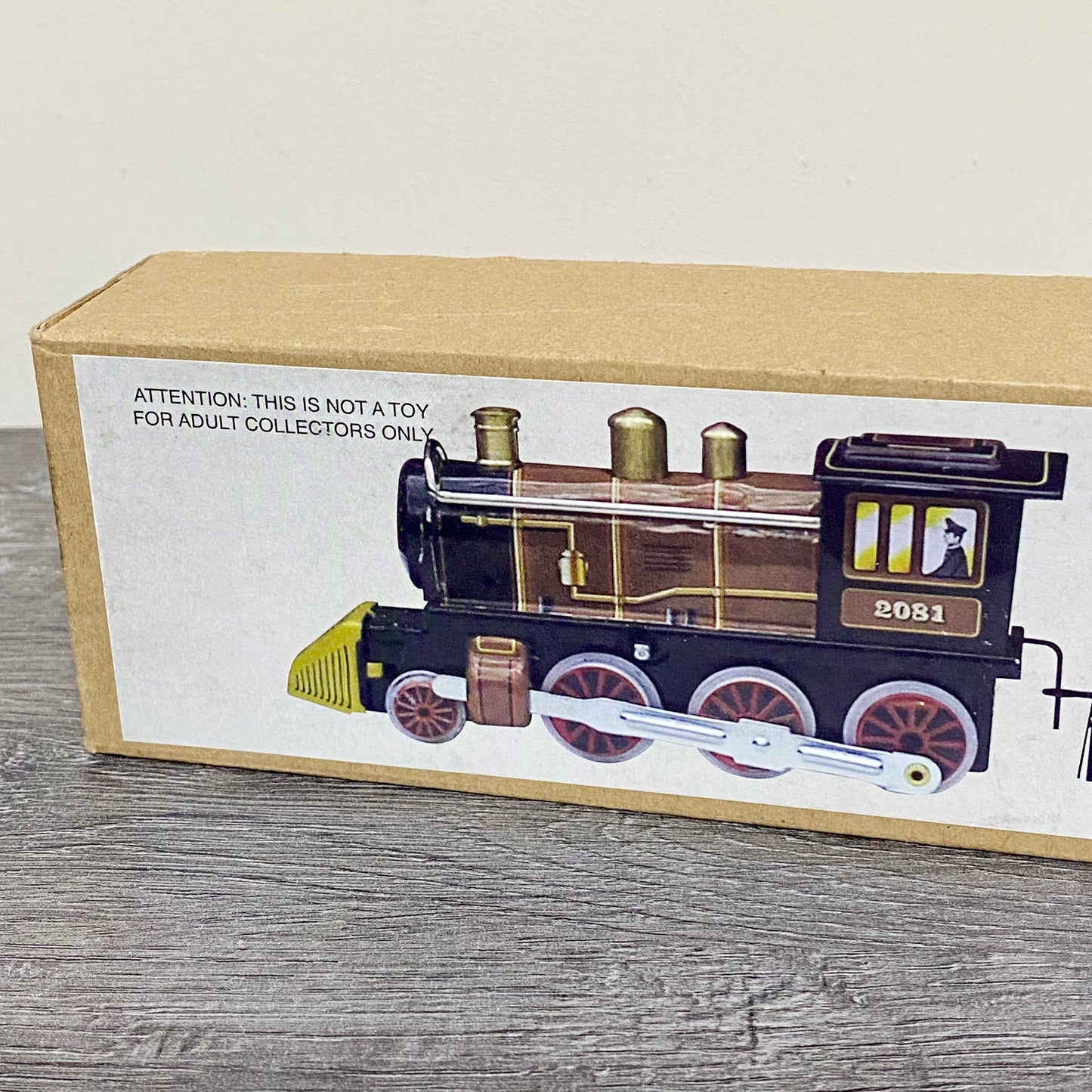 Tinplate Windup Train Decorative Retro Style Model Collectible With Key & Box