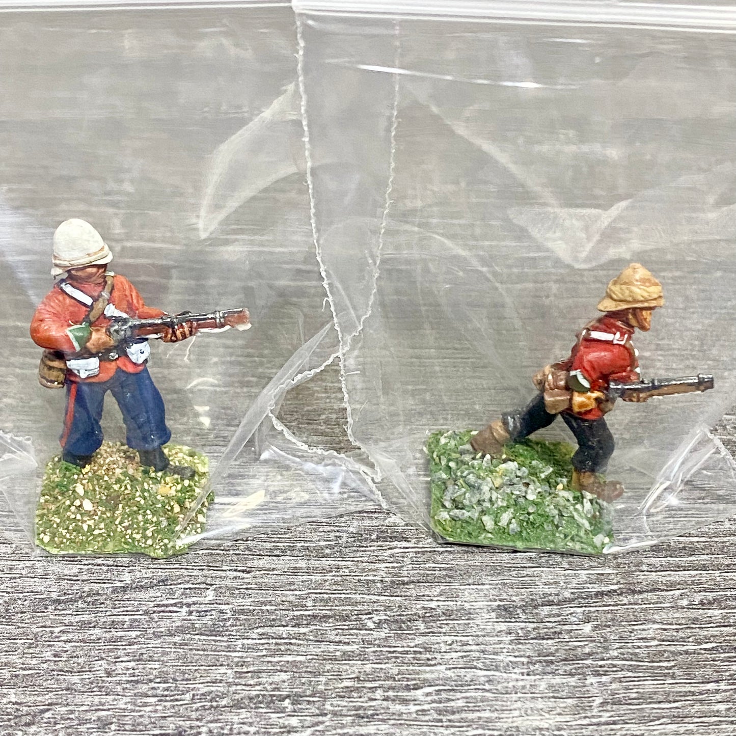 28mm 24th Regiment Infantry Painted Metal Miniatures Zulu War Games 2 Figs #8