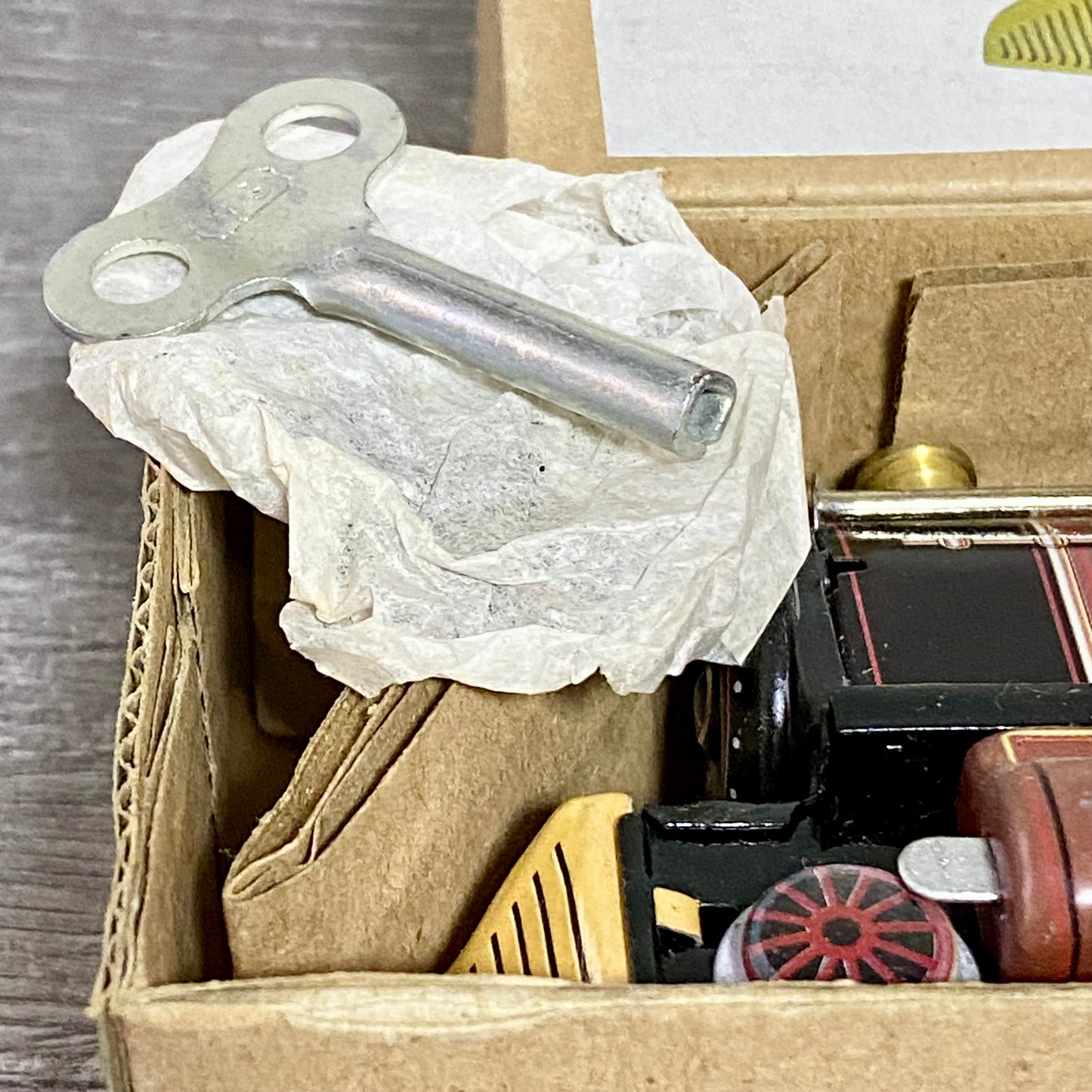 Tinplate Windup Train Decorative Retro Style Model Collectible With Key & Box