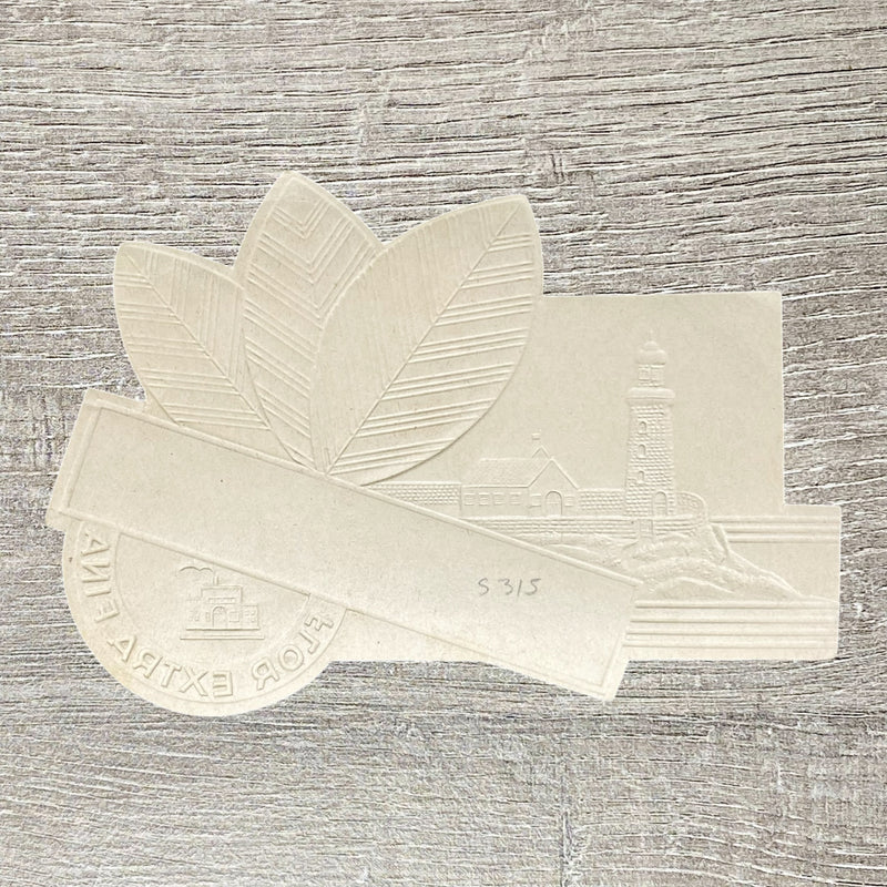 Early 20th Century Flor Extra Fina Cigars Advertising Cigar Box Paper Label Gold