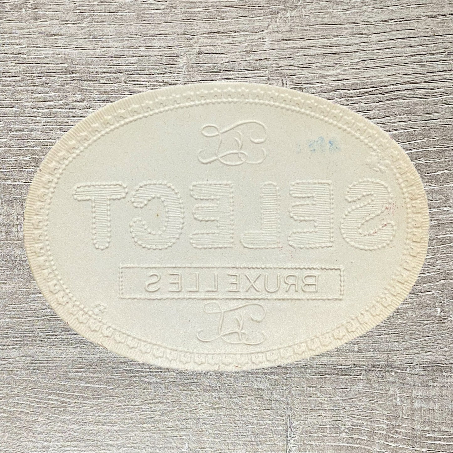 Early 20th Century Select Cigars Advertising Brussels Cigar Box Paper Label Gold