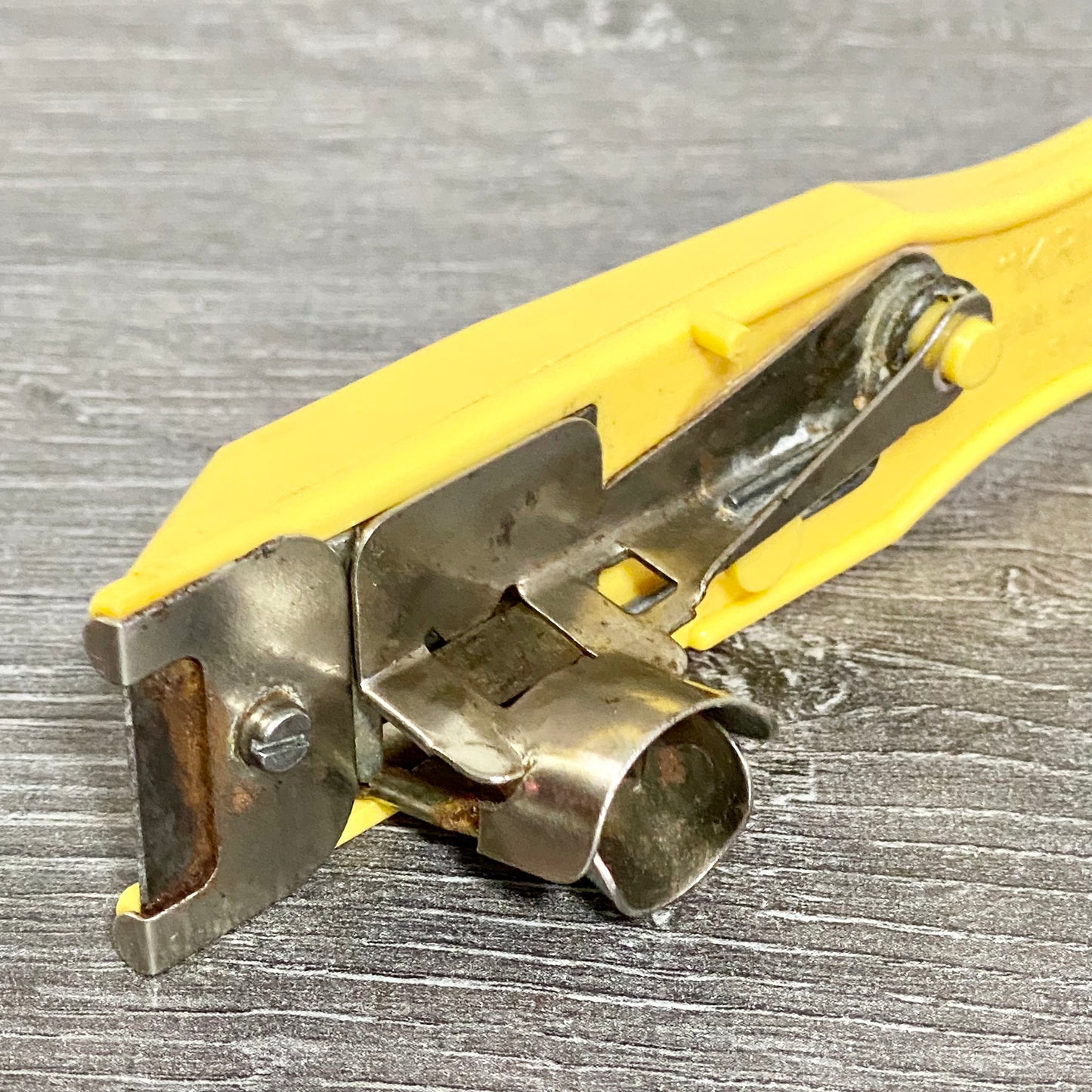 Vintage The Krisk Bean Stringer & Slicer Yellow Kitchen Tool Made In Australia