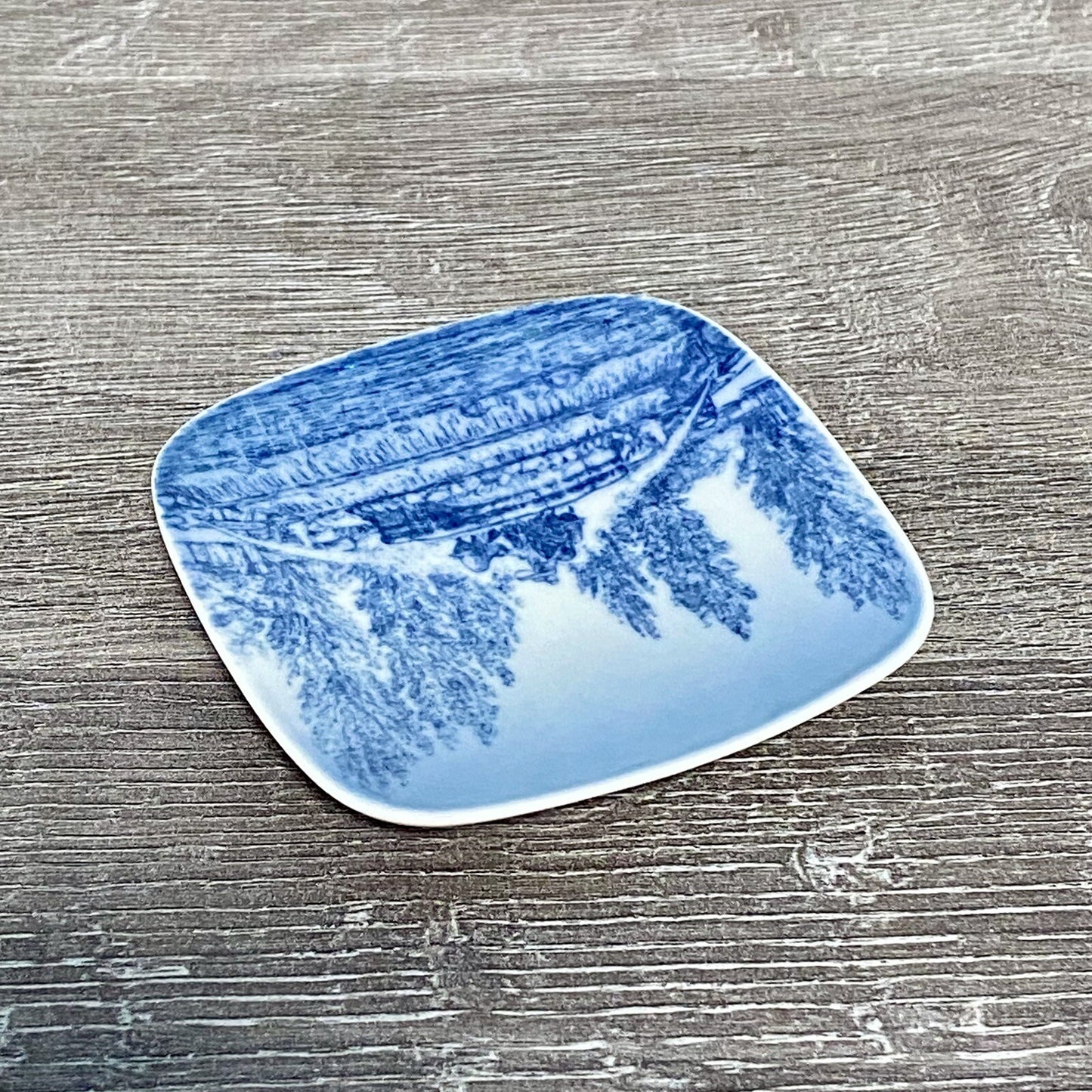 Bing & Grondahl Kjeld Bonfils Copenhagen Porcelain Springvandet Slot 1714/5708