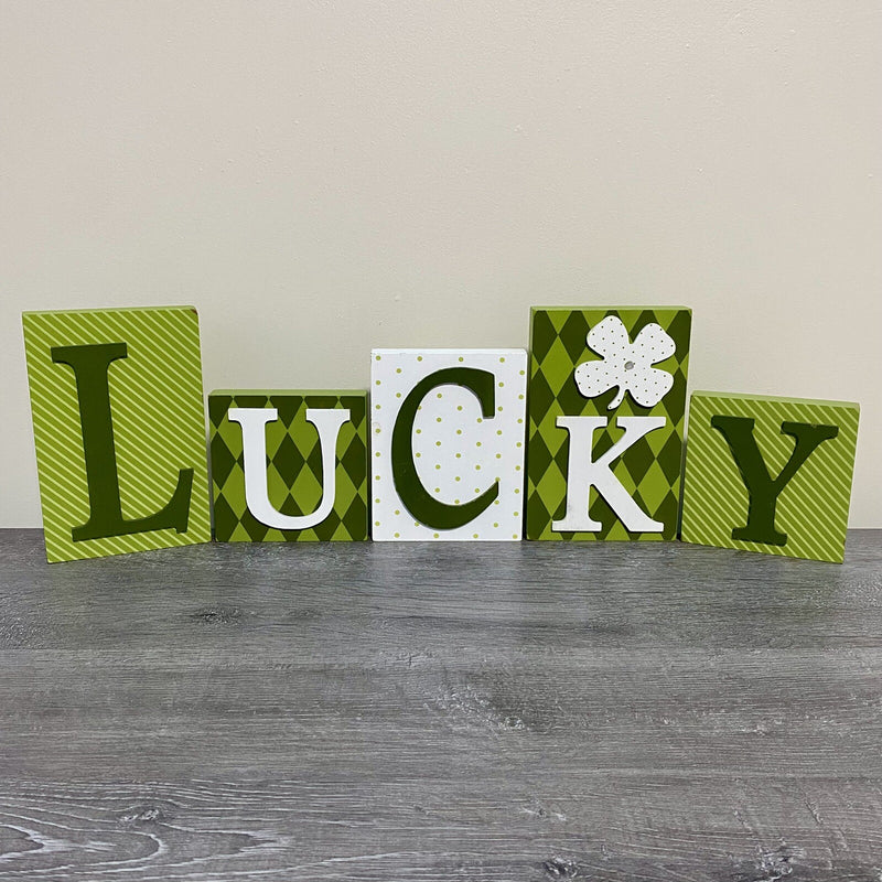 St Patrick’s Day “Lucky” Sign Plaque Display Green Wood Wooden Block Blocks Rare